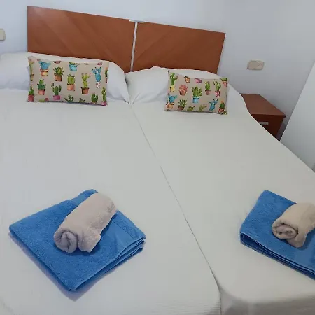 Con Piscina Y Pista De Tenis A Un Paso De La Playa Apartment