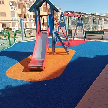 Con Piscina Y Pista De Tenis A Un Paso De La Playa El Campello